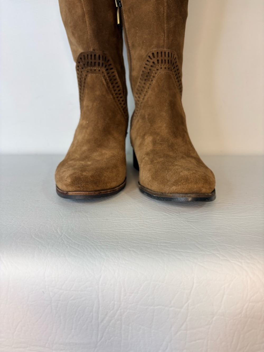 NEW Vince Camuto Karinda Over-the-Knee Boots Suede Size 6 - Picture 8 of 11